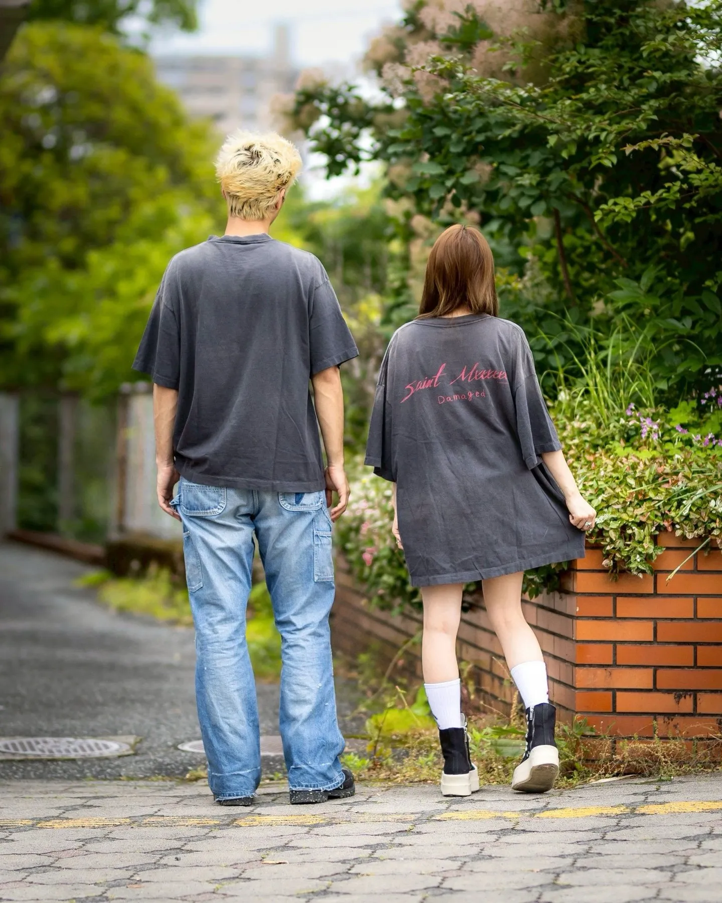 SAINT Mxxxxxx EGG SS TEE/BLK Broken egg shell/SAINT LOGO projection distressed retro short-sleeves Washed black S-XL Correct version Customized co-branded main mark/washed mark/cherub mark Tubular fabric Garment dyeing Rewashing water fading Destroying graffiti Simulating natural distressed effect Top-notch printing technology Washing treatment